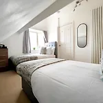 Holiday home Grove House *