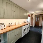 Holiday home Grove House
