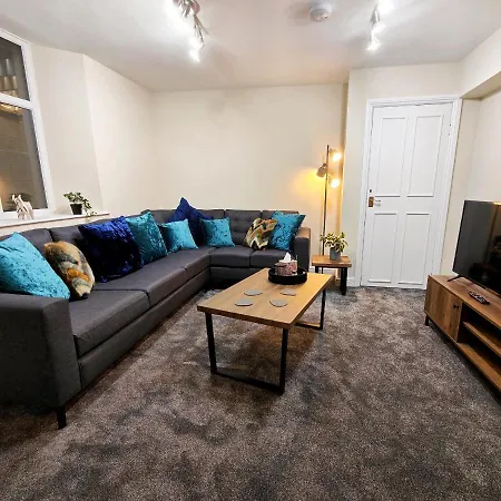 Grove House Tatil Evi *