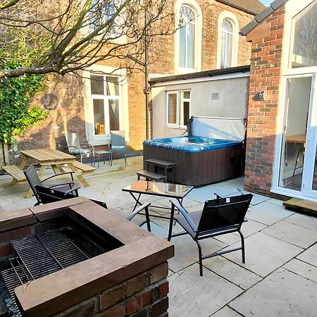 Grove House Holiday home *